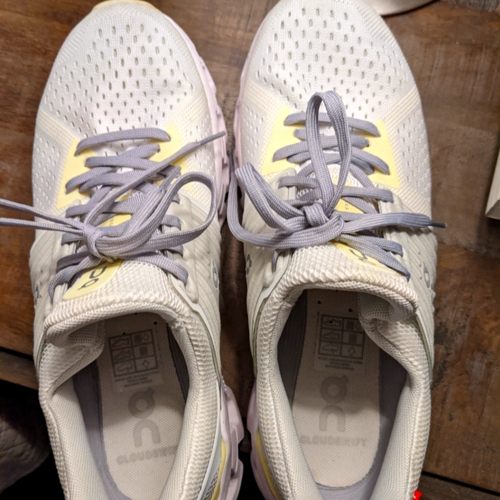 Women's sneakers ON side 8